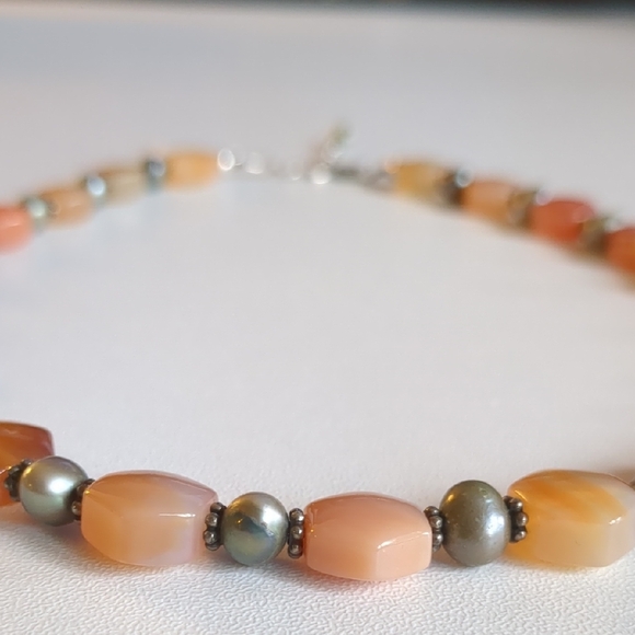 copy Agate Coral and Silver Bead Necklace - Picture 3 of 7